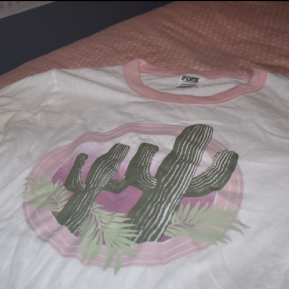 Pink t-shirt🌵